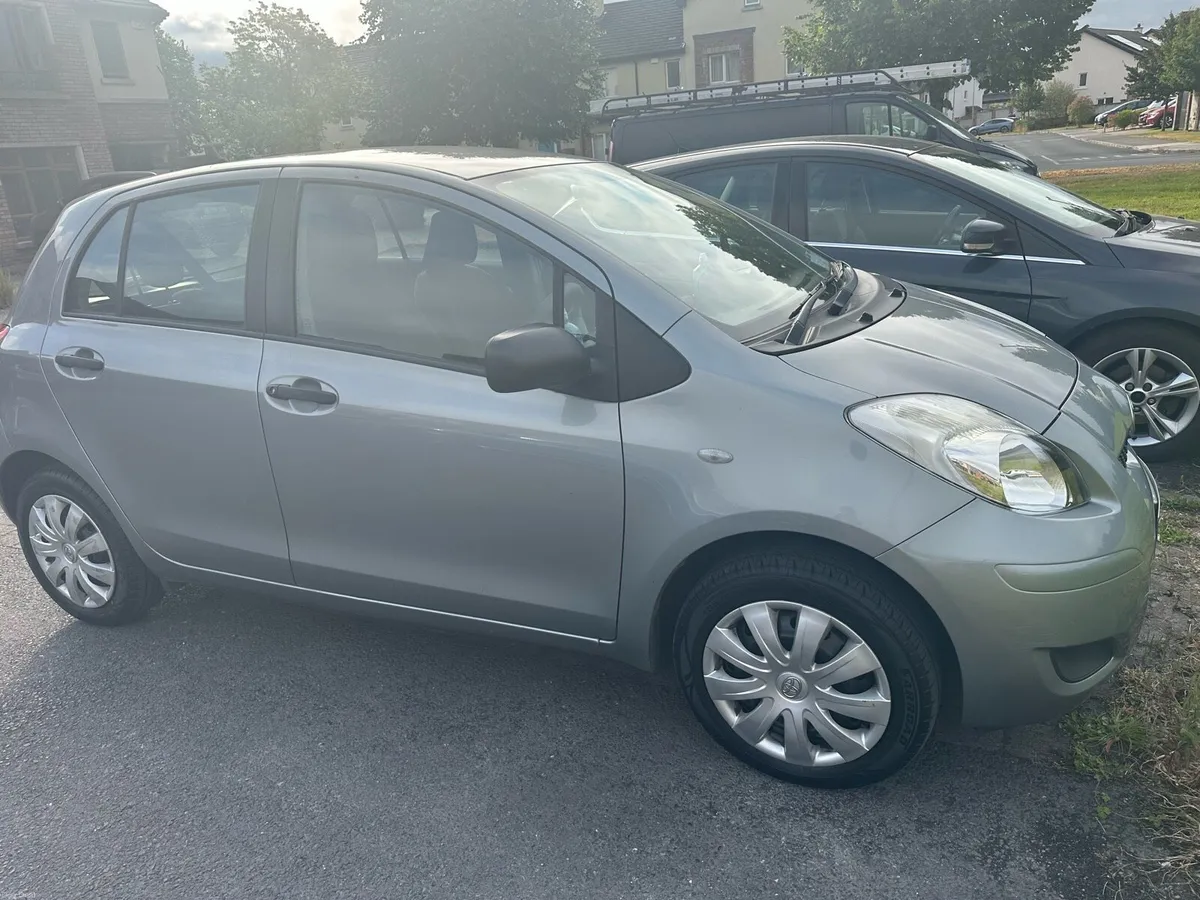 Toyota yaris 2010 - Image 2