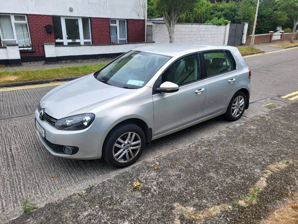 Volkswagen golf - Image 4