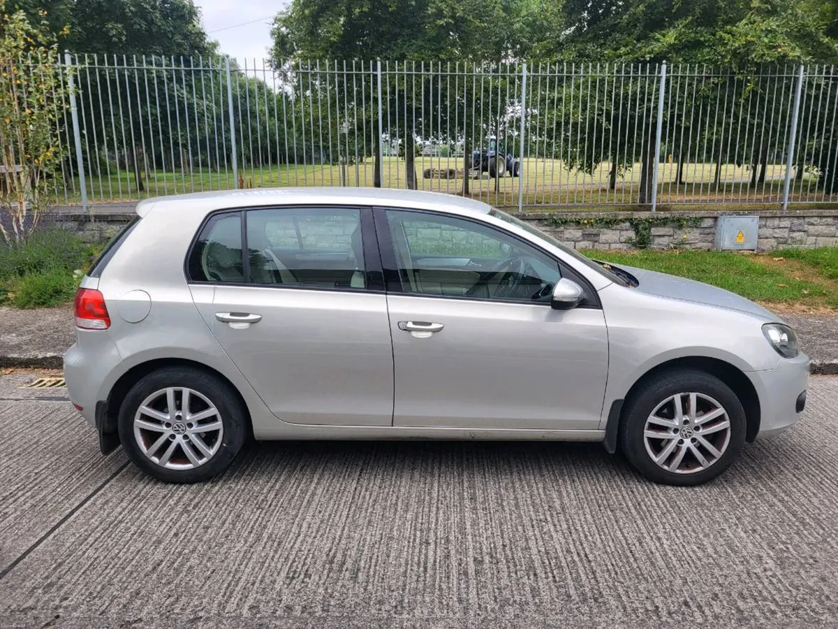 Volkswagen golf - Image 1