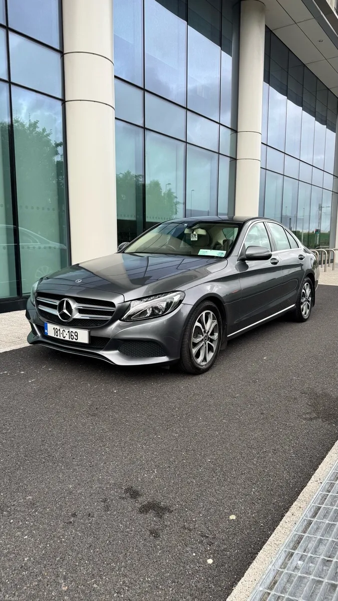 Mercedes C200 *IMMACULATE* - Image 1