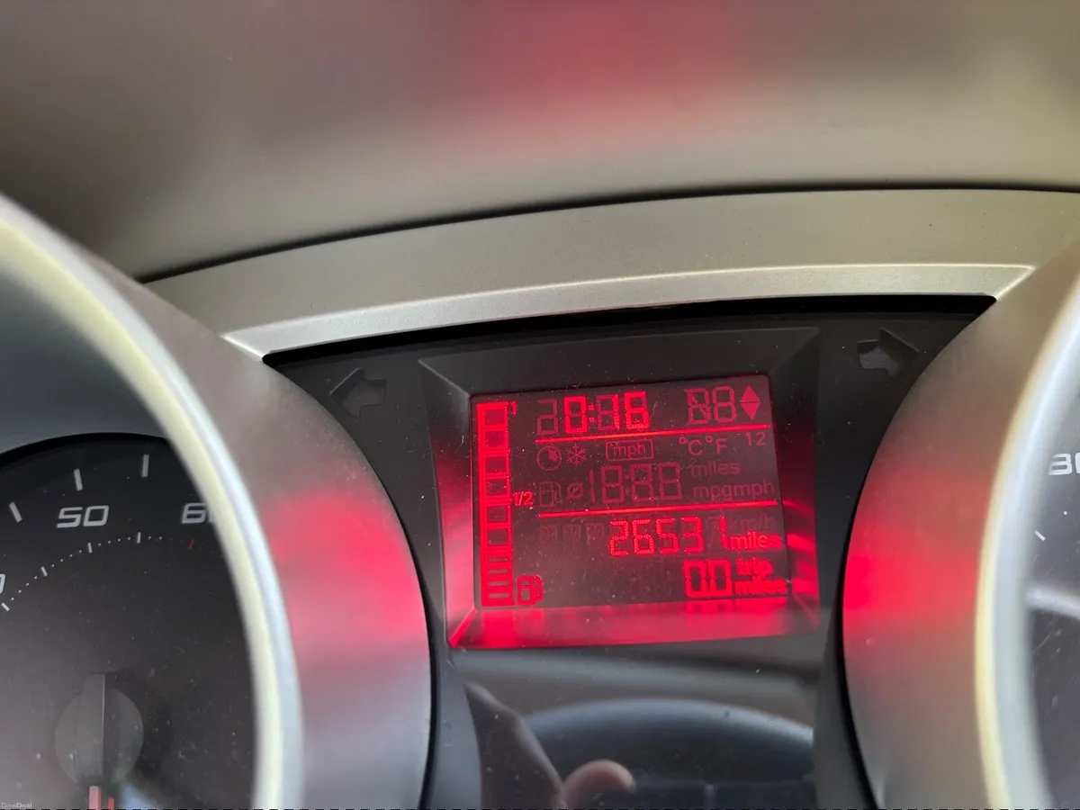 SEAT Ibiza 2011 - Image 1