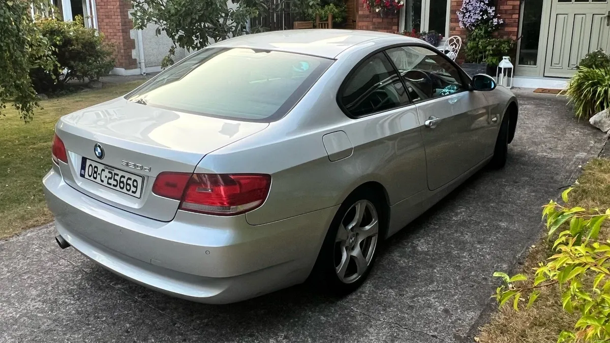 BMW 320 D E92 SE Coupe, Manual - Image 6