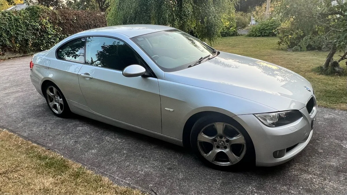 BMW 320 D E92 SE Coupe, Manual - Image 4