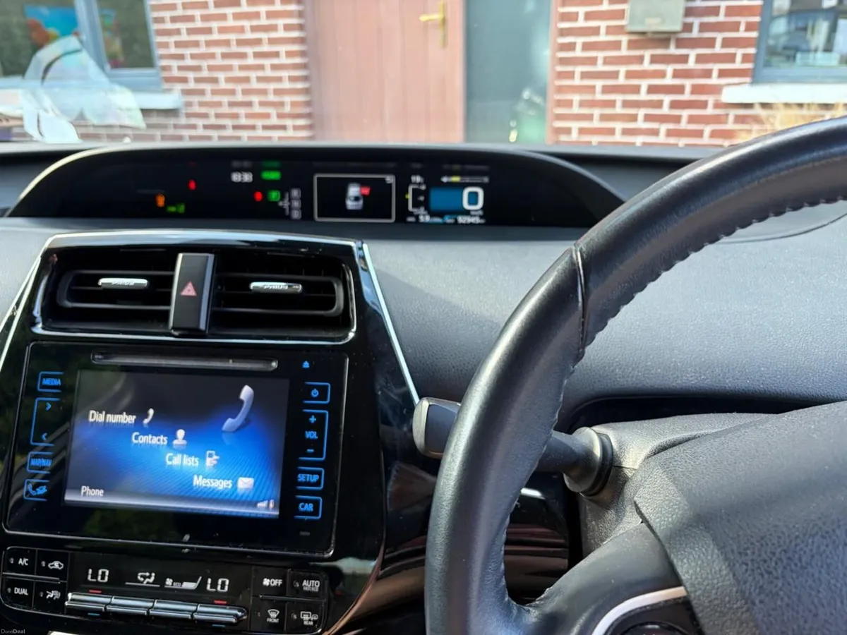 Toyota Prius 2019 - Image 2
