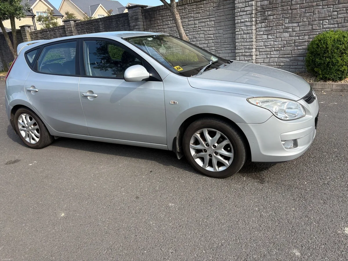 Hyndai i30 petrol - Image 3