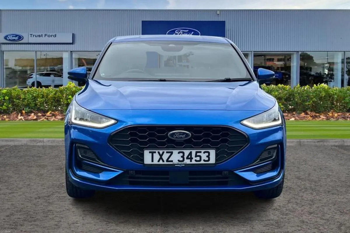 Ford Focus 1.0 EcoBoost ST-Line 5dr - HEATED SEATS - Image 6