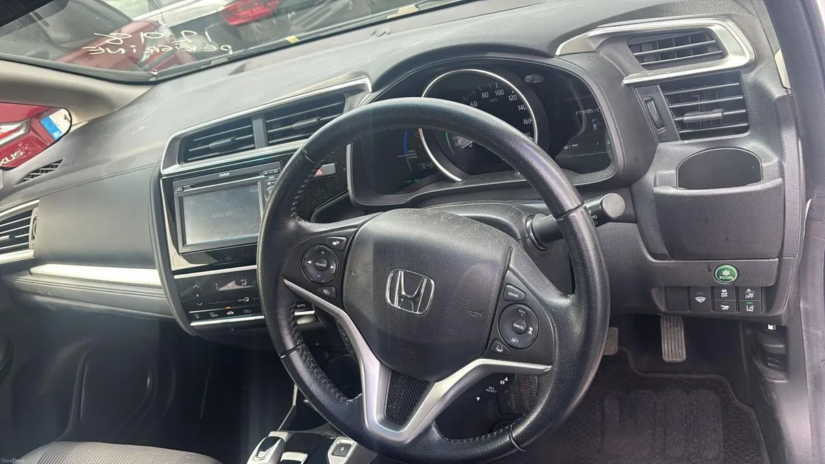 Honda fit Automatic ,petrol hybrid 2019 - Image 4