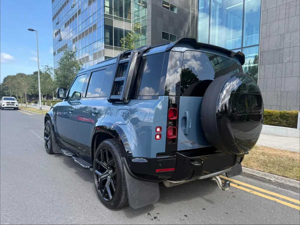 Land Rover Defender P400e X-Dynamic S - Image 4