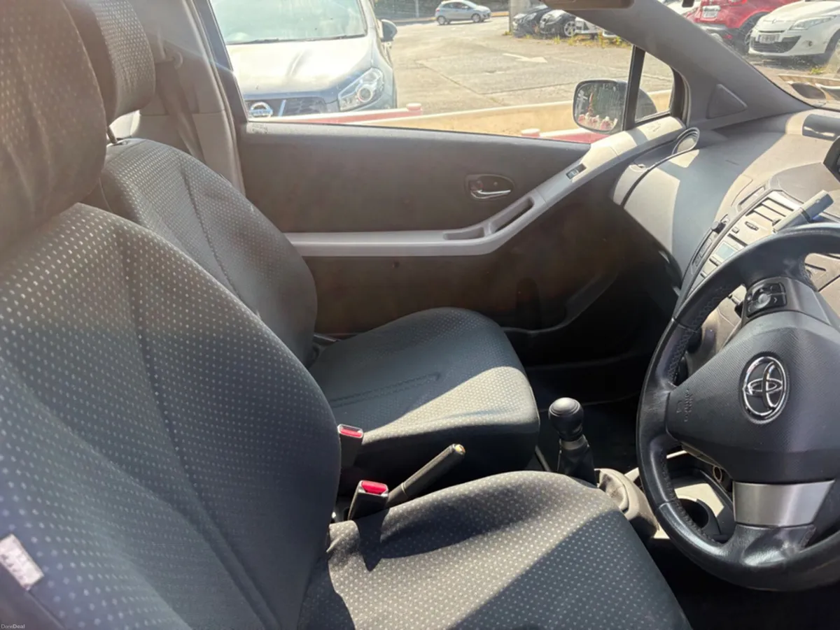 Toyota Yaris 1.0 VVTI TR 3DR - Image 2