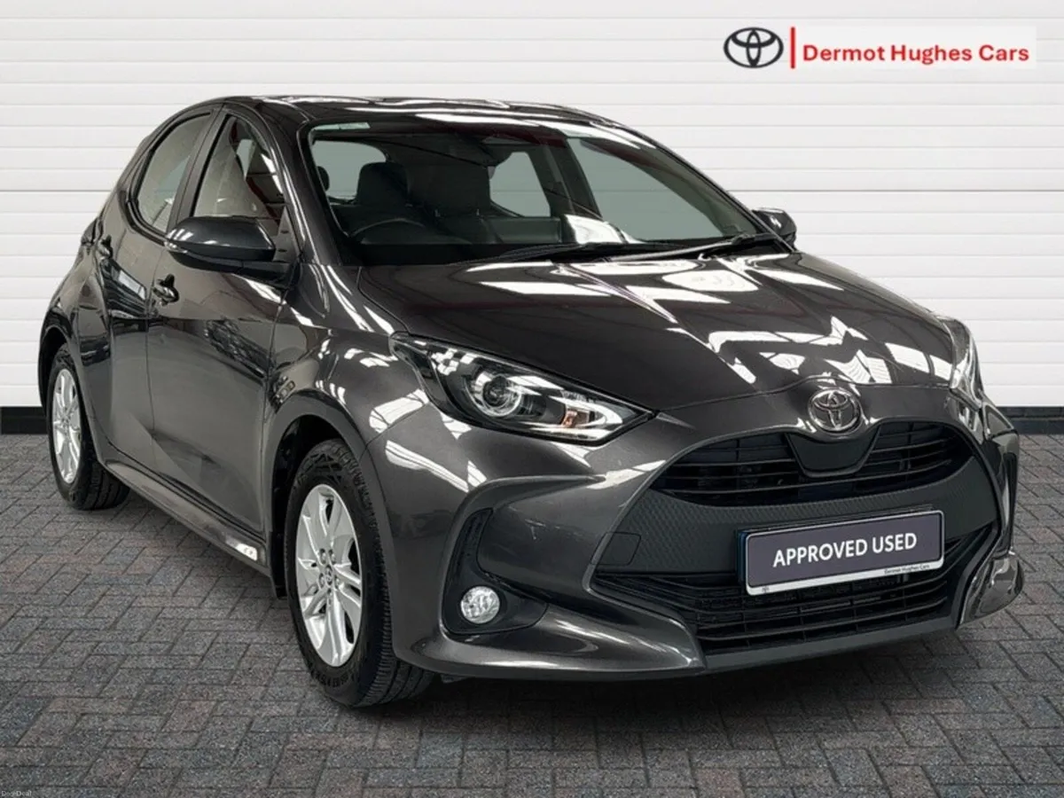 Toyota Yaris Hybrid 115 Luna - Image 1