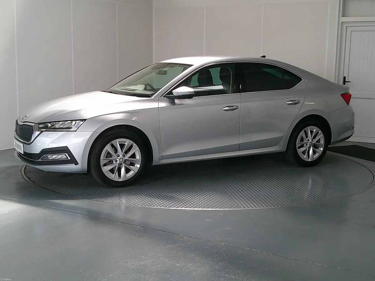 Skoda Octavia 2023 - Image 3