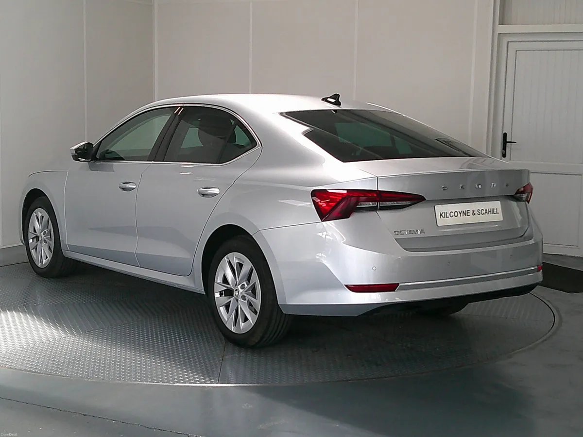 2023 Skoda Octavia 2.0 TDI 150 BHP DSG - Image 5