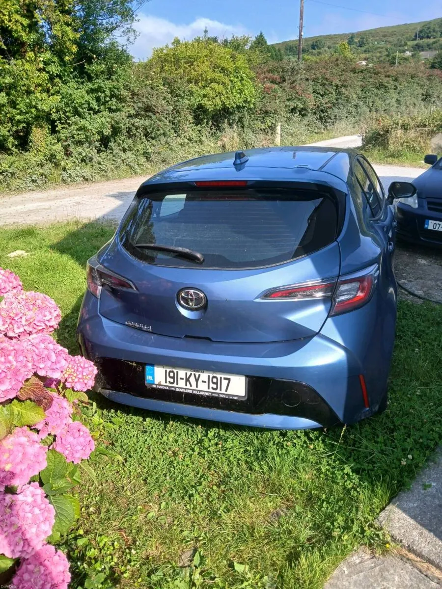Toyota corolla - Image 4