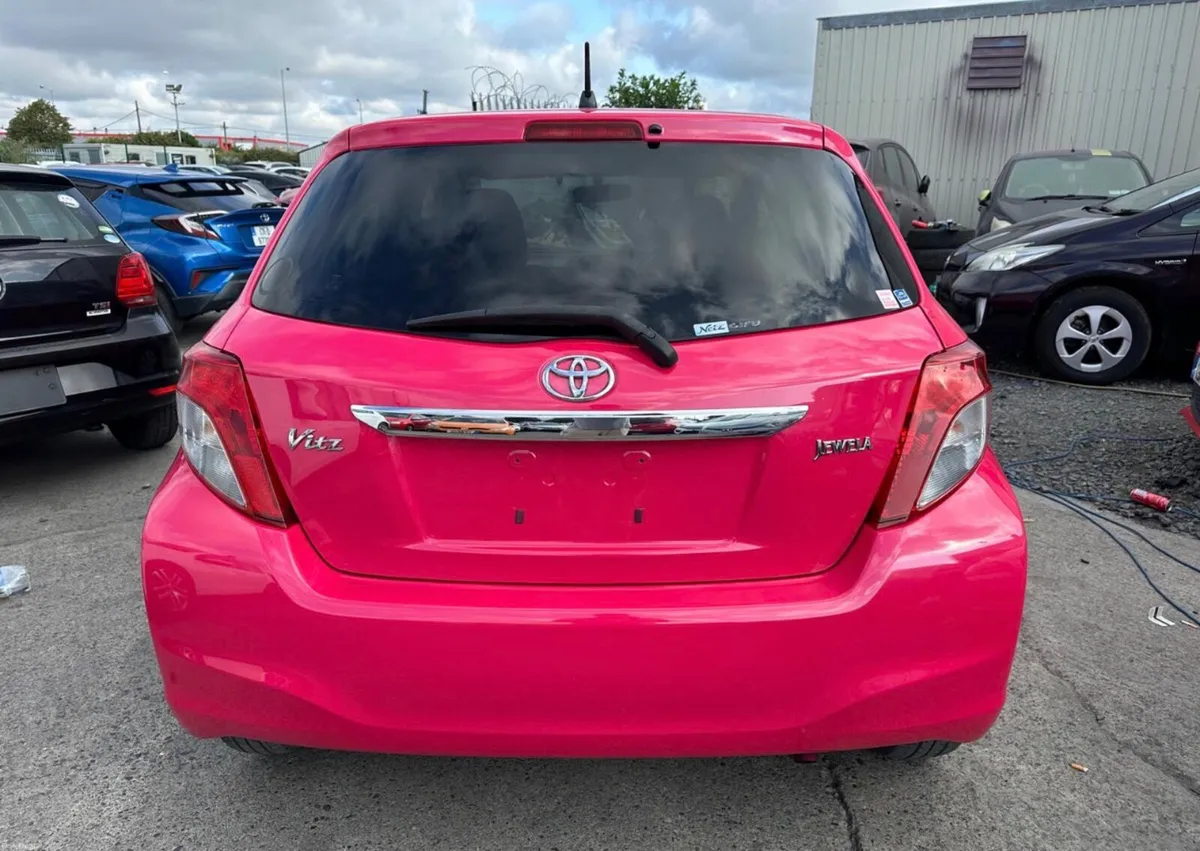 Toyota Vitz 2014 Automatic/immobilizer/ push start - Image 6