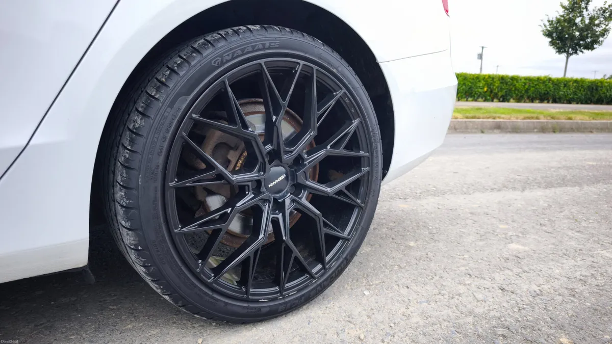2015 Audi A4 SE Technik Ultra 163BHP - Image 3