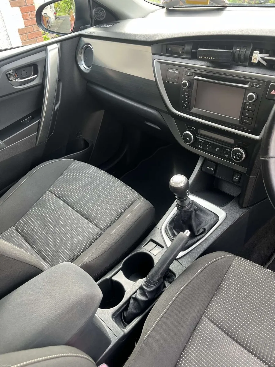 Toyota Auris Luna spec - Image 6