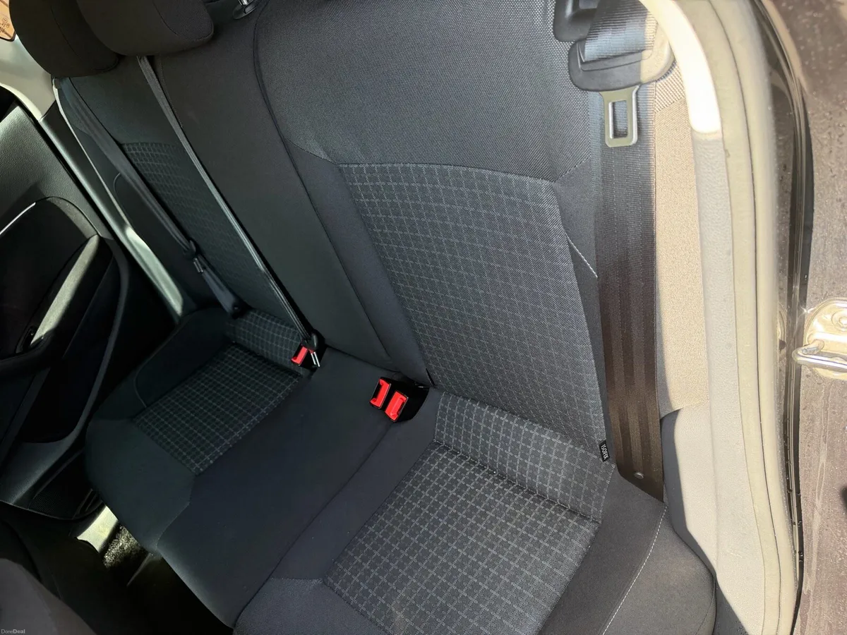 Car - Image 5