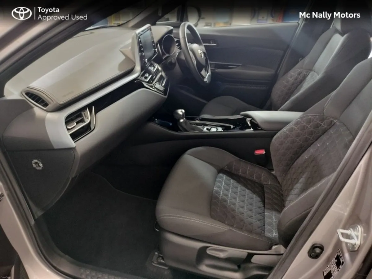 Toyota C-HR 1.8 HYBRID SPORT LOW KMS - Image 6