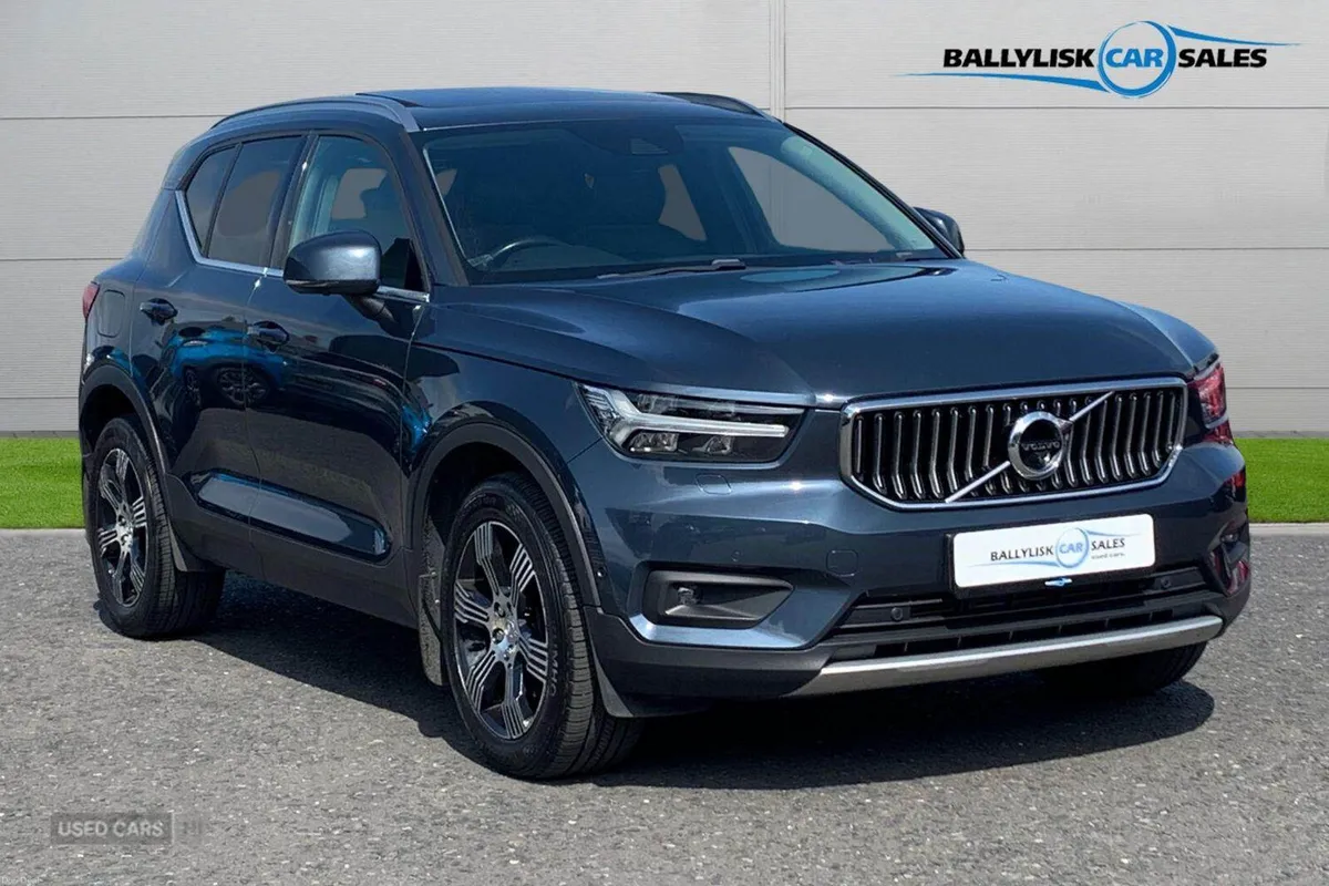 Volvo XC40 2.0 T4 190PS Inscription Auto AWD in Bl - Image 1