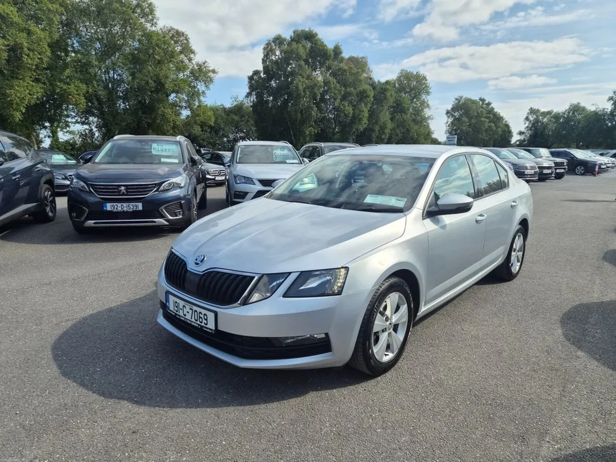 Skoda Octavia AMB 1.6tdi 115HP 4DR - Image 5