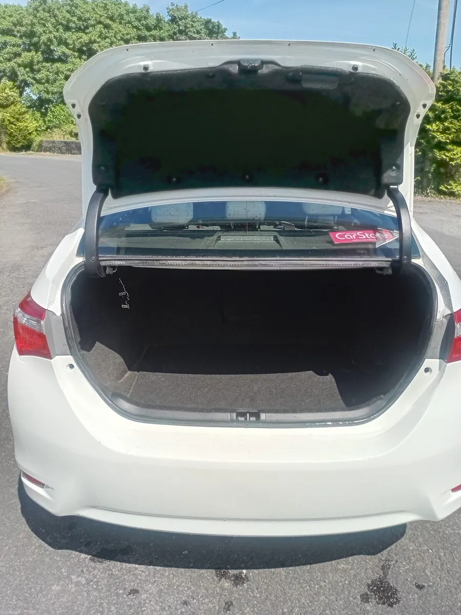 Toyota corolla - Image 5