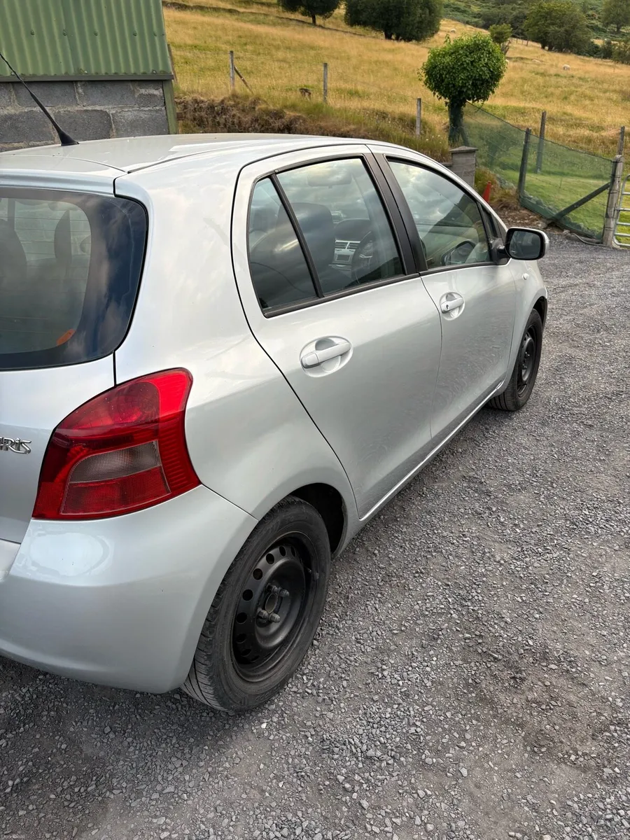 07 toyota  yaris  ( 1.0 litre ) - Image 4