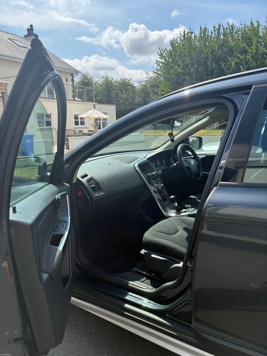 Volvo XC60 2012 - Image 6