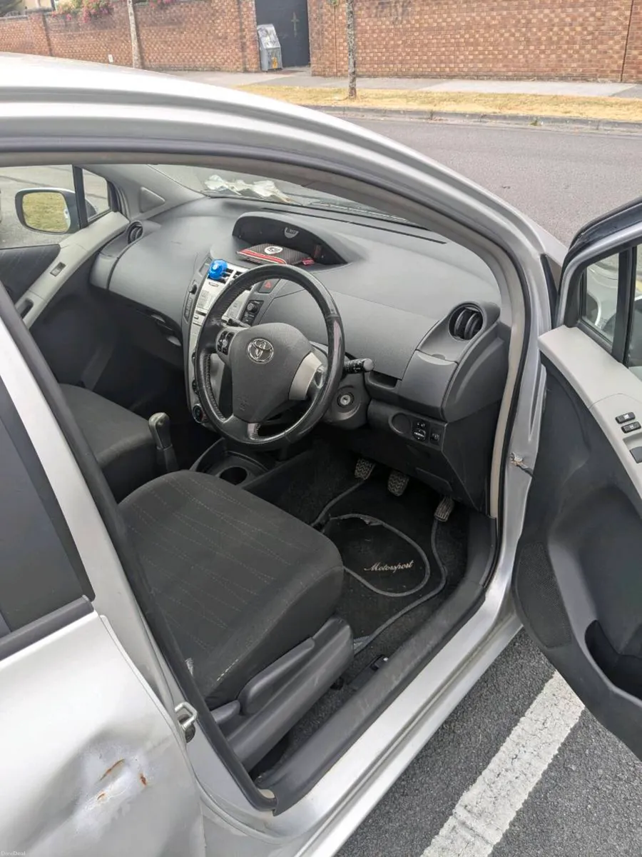 Toyota Yaris 2006 - Image 6