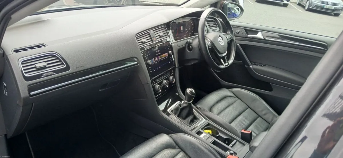 Volkswagen Golf Highline 1.6 TDI 115HP **REAR VIEW - Image 3