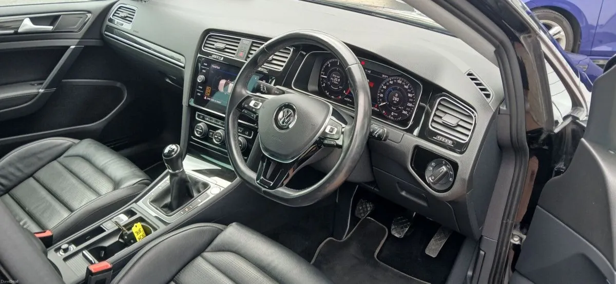Volkswagen Golf Highline 1.6 TDI 115HP **REAR VIEW - Image 5