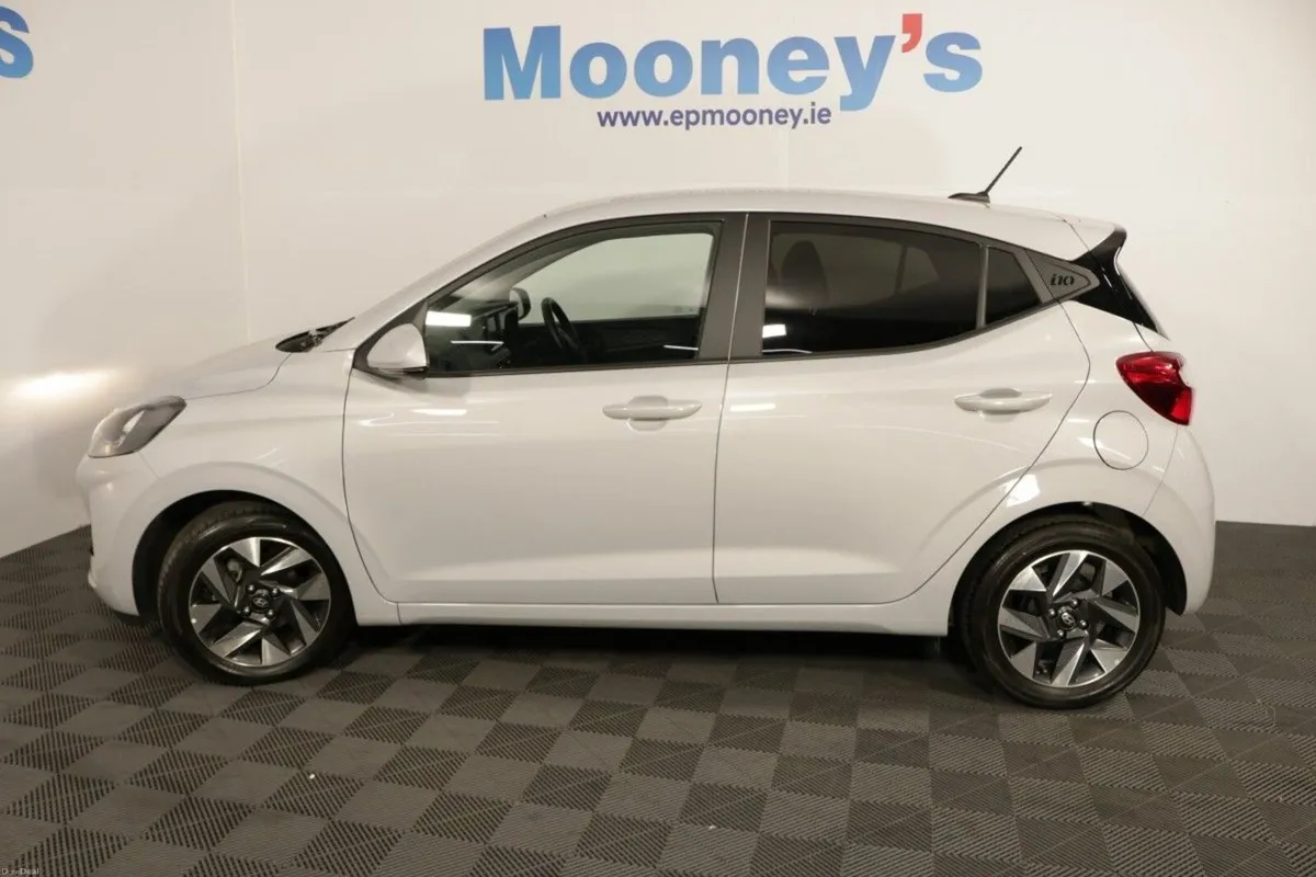 Hyundai i10 Deluxe Plus 1.0L Petrol Hatchback - Te - Image 6