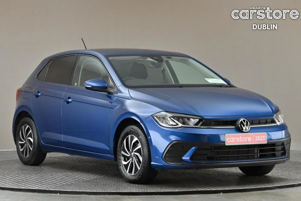 Volkswagen Polo 1.0 TSI DSG LIFE **CARPLAY**REVERS - Image 1