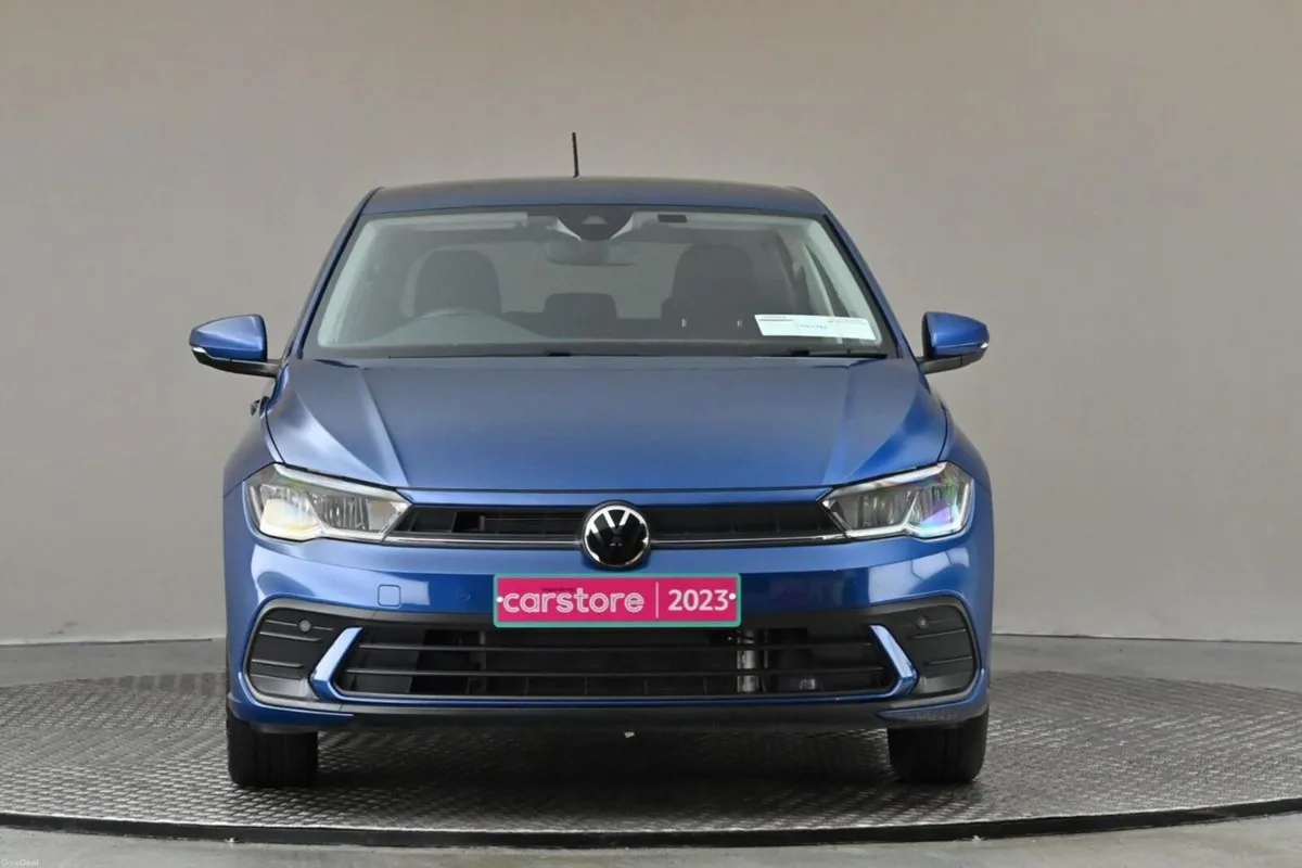 Volkswagen Polo 1.0 TSI DSG LIFE **CARPLAY**REVERS - Image 2