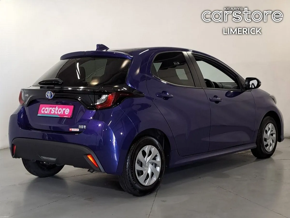 Toyota Yaris 1.5 HYBRID - Image 3