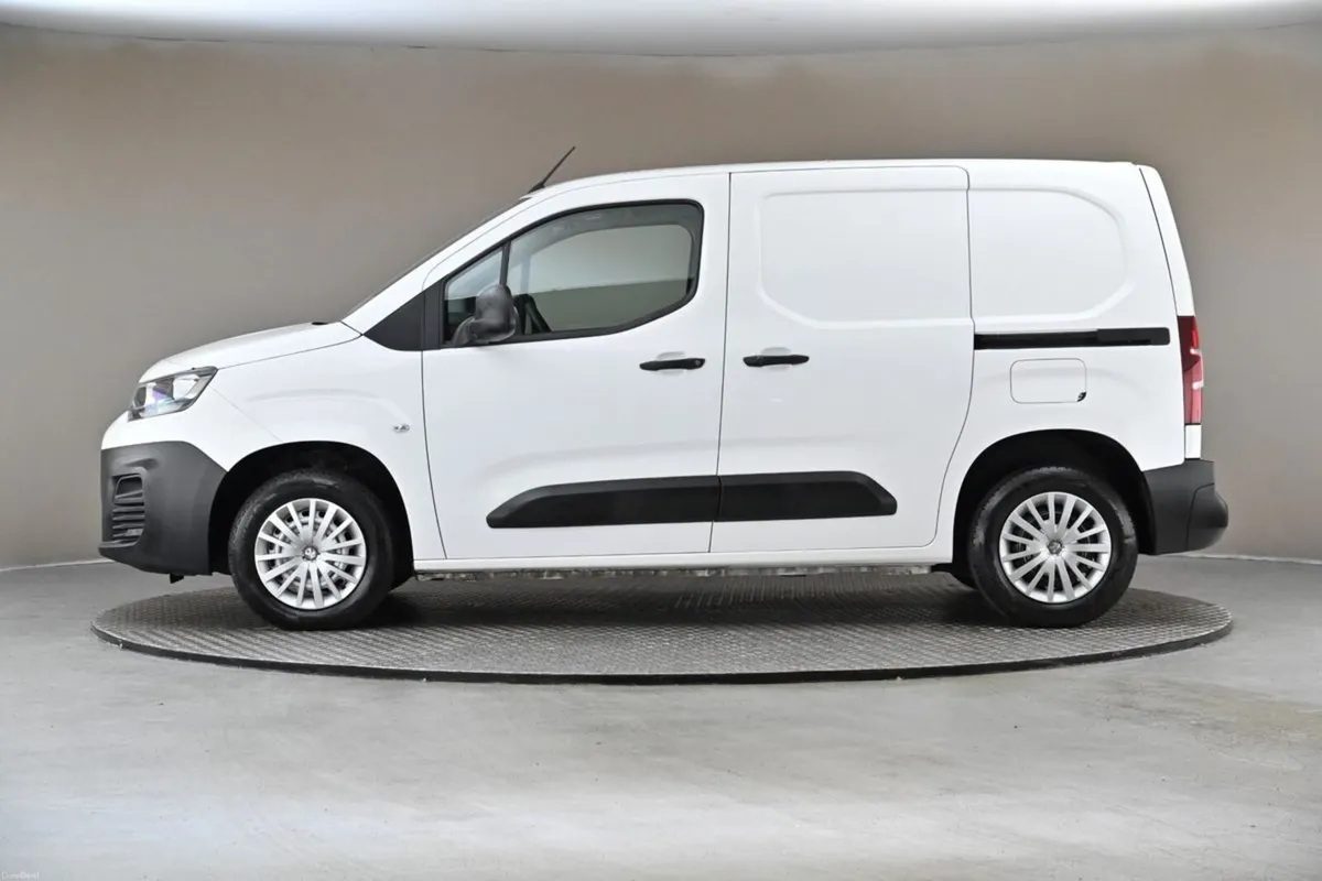 Citroen Berlingo 1.5 BLUEHDI X 6SPD 100BHP MWB 650 - Image 5
