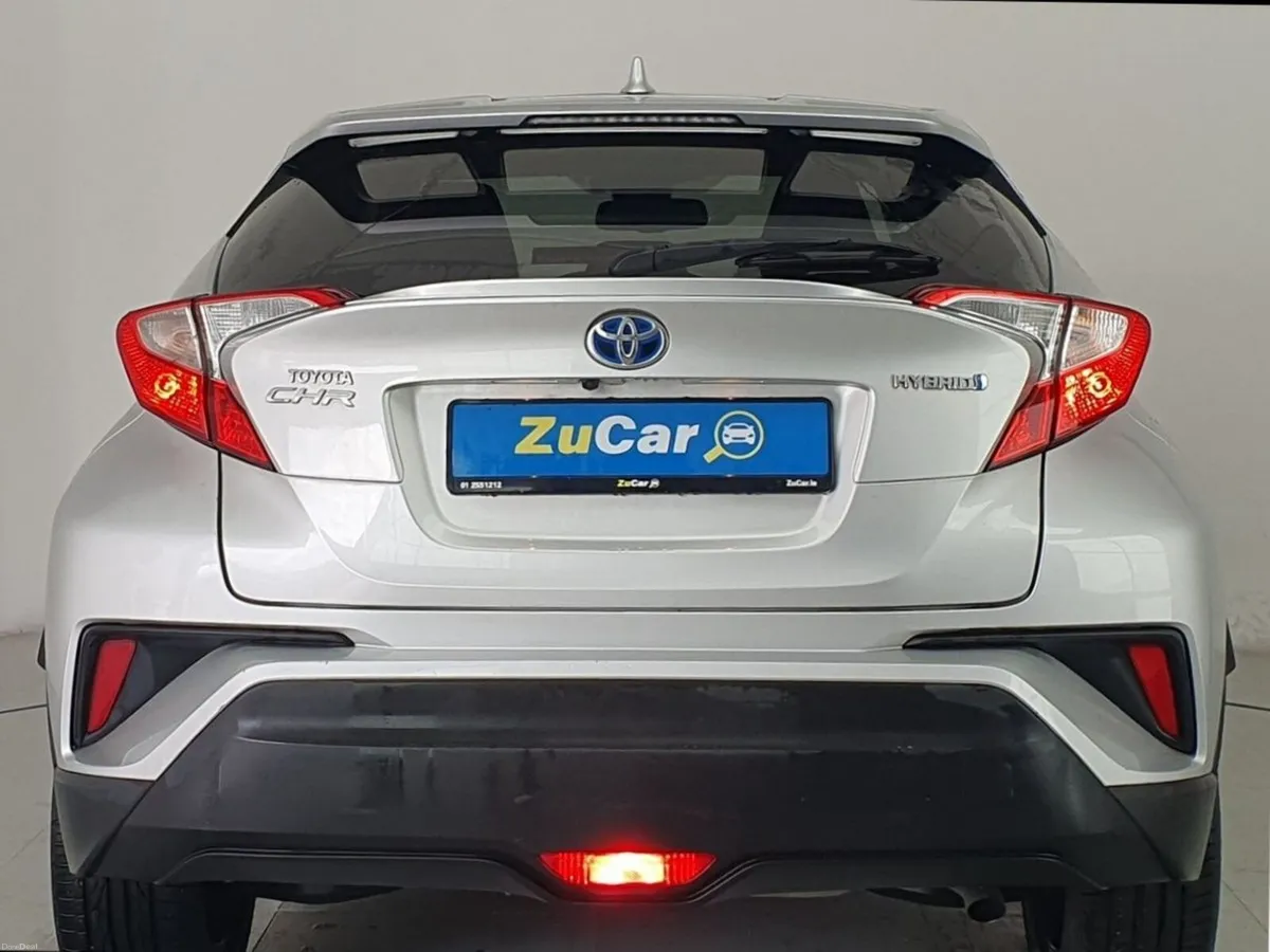 Toyota C-HR Sport Hybrid - Image 4