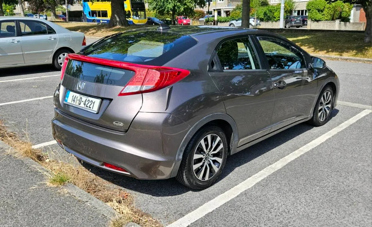 2014 Honda Civic 1.6 I-DTEC ES 4 door - Image 5