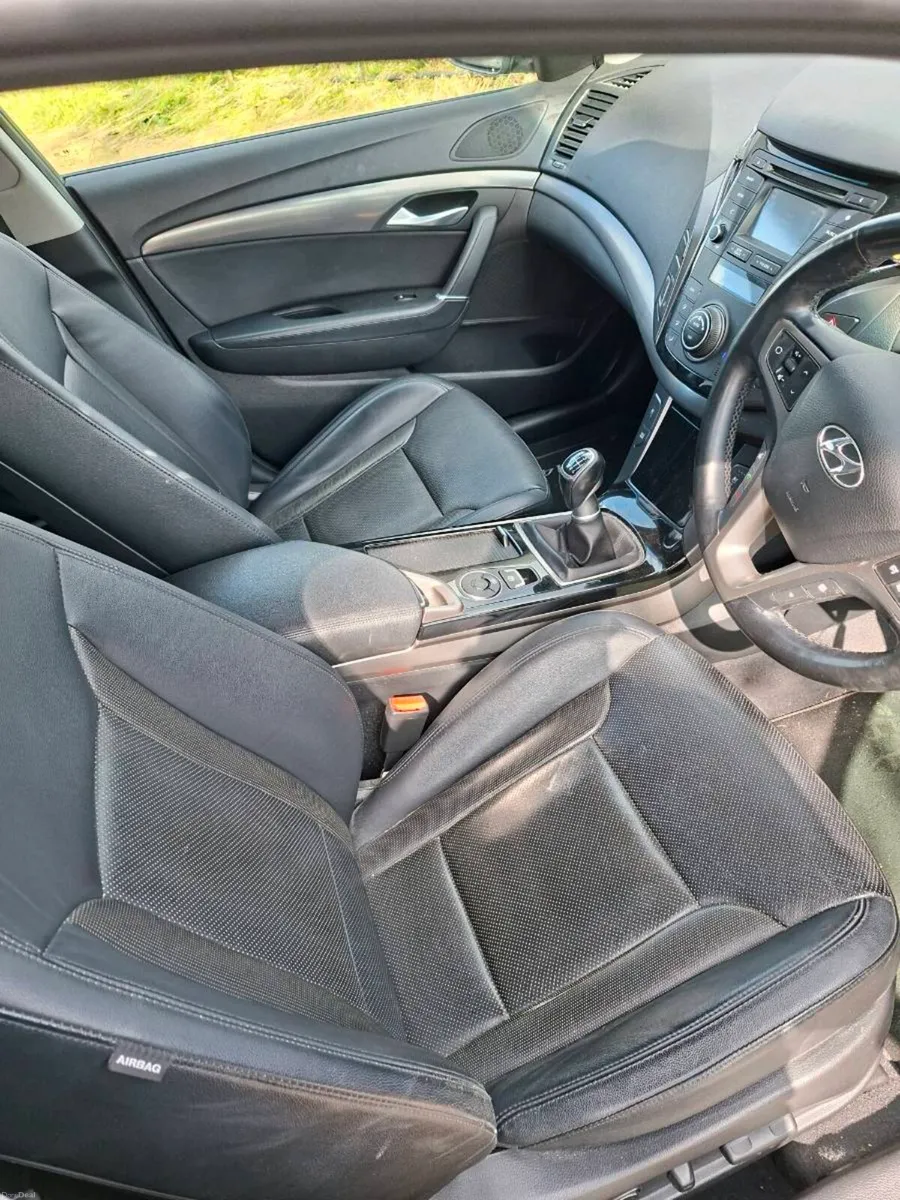 HYUNDAI I40 2017 ONLY 120KM - Image 5