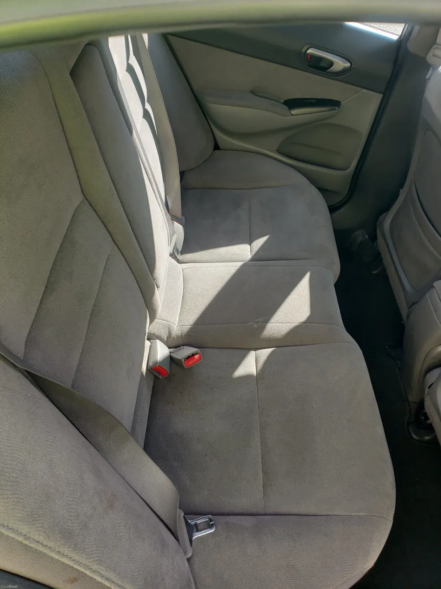 Honda Civic 2008 - Image 2