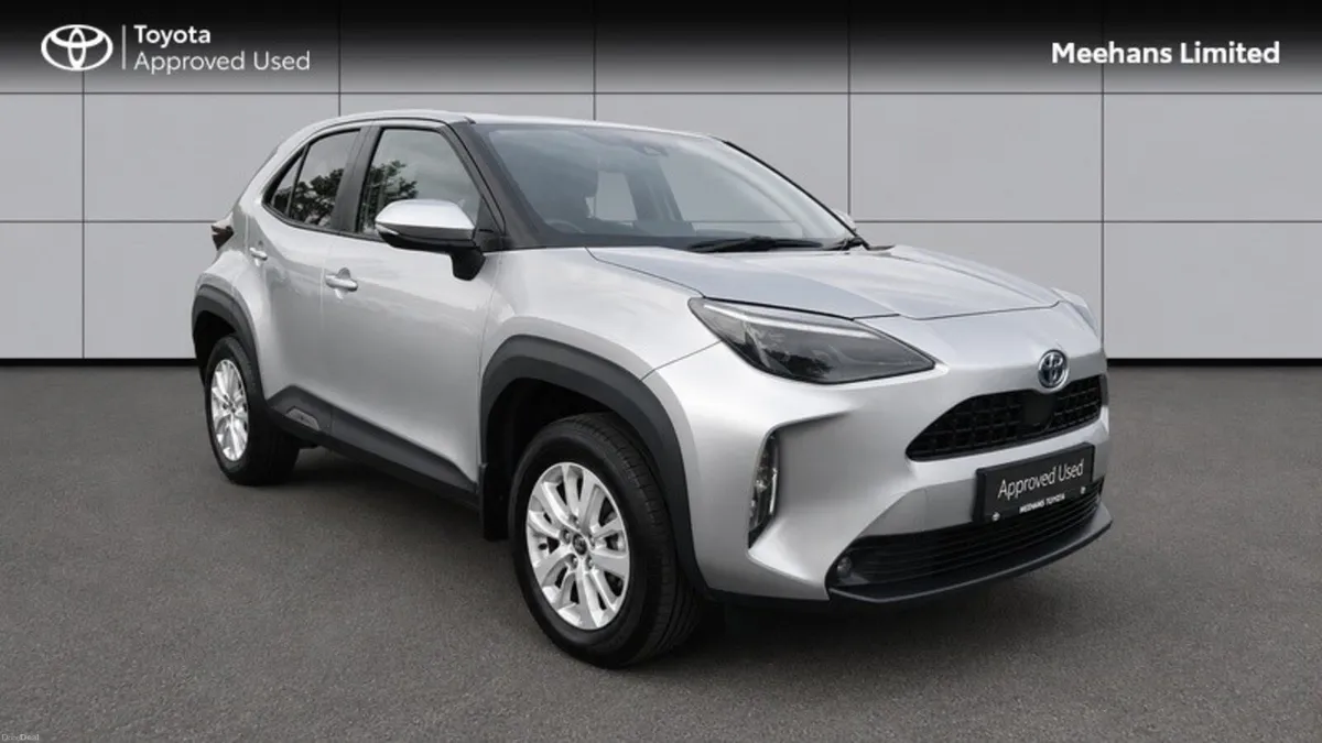 Toyota Yaris Cross YARIS CROSS LUNA - Image 1