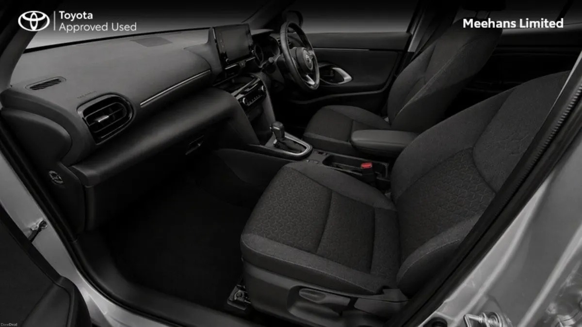 Toyota Yaris Cross YARIS CROSS LUNA - Image 6