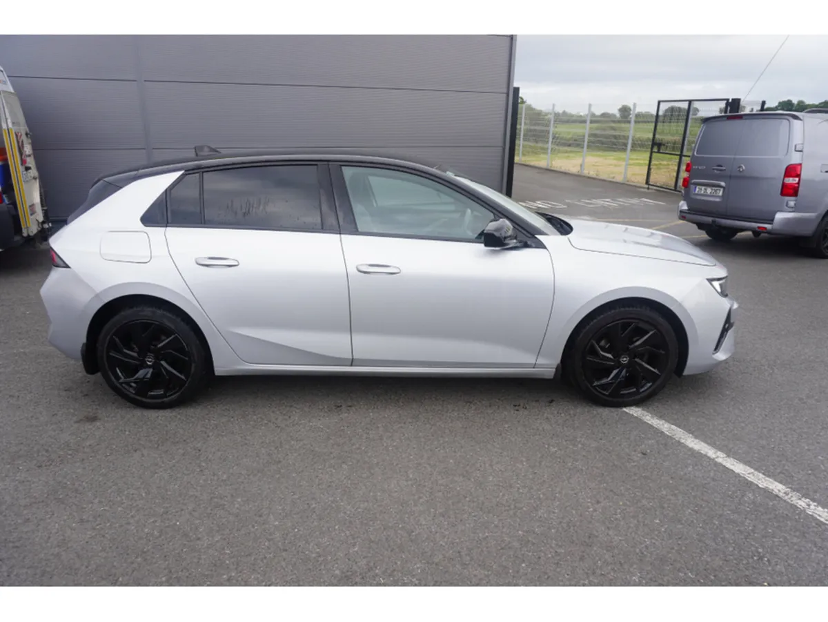 Opel Astra 5 DR HATCH-SRI-1.2 130PS - Image 2