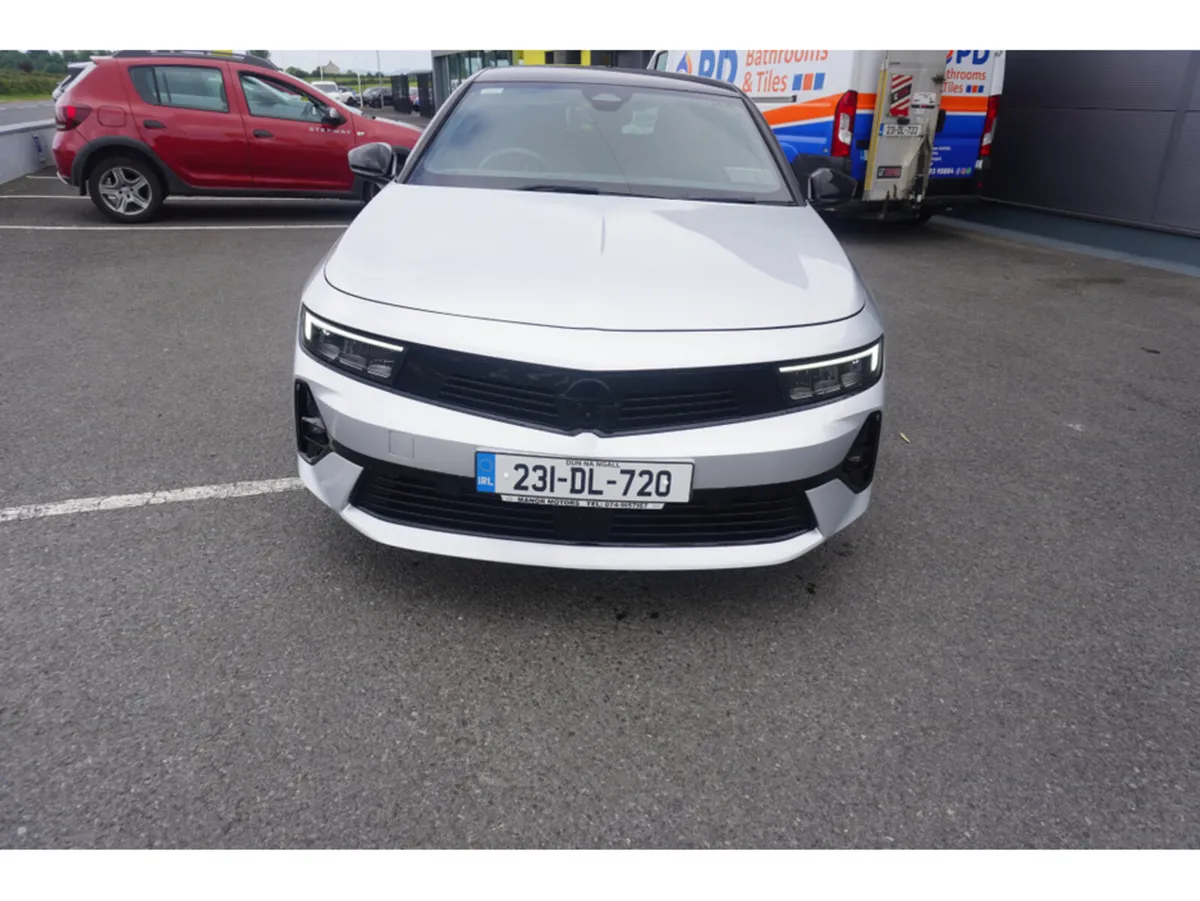 Opel Astra 5 DR HATCH-SRI-1.2 130PS - Image 4