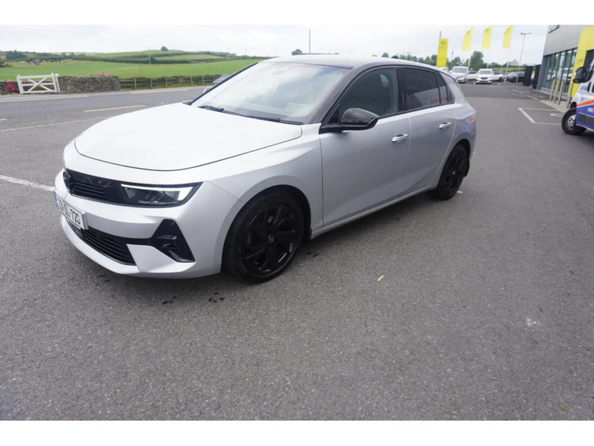 Opel Astra 5 DR HATCH-SRI-1.2 130PS - Image 5