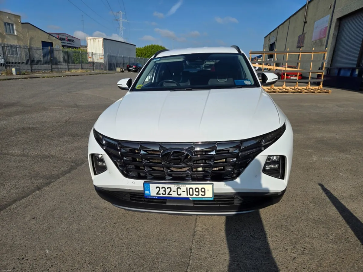 Hyundai Tucson IX35 EXECUTIVE PLUS 5DR - Image 1