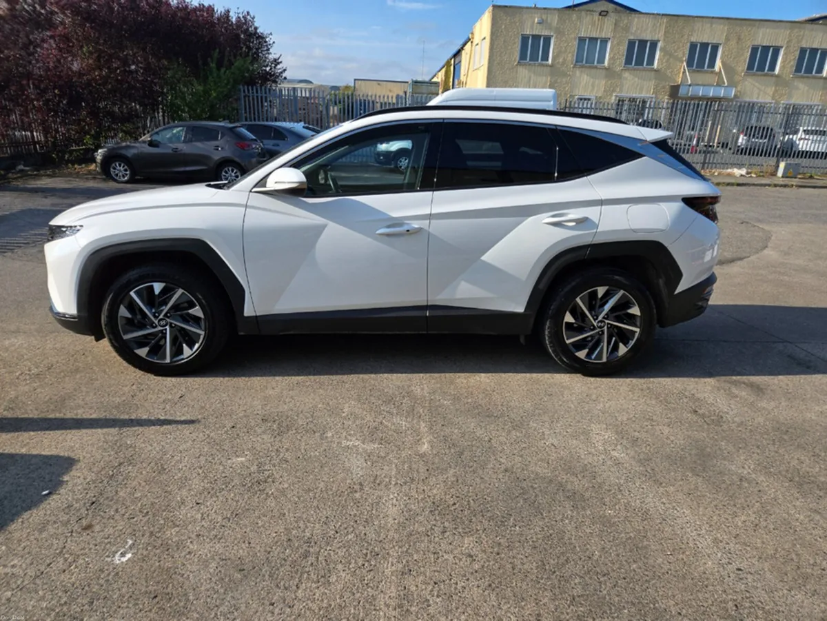 Hyundai Tucson IX35 EXECUTIVE PLUS 5DR - Image 5