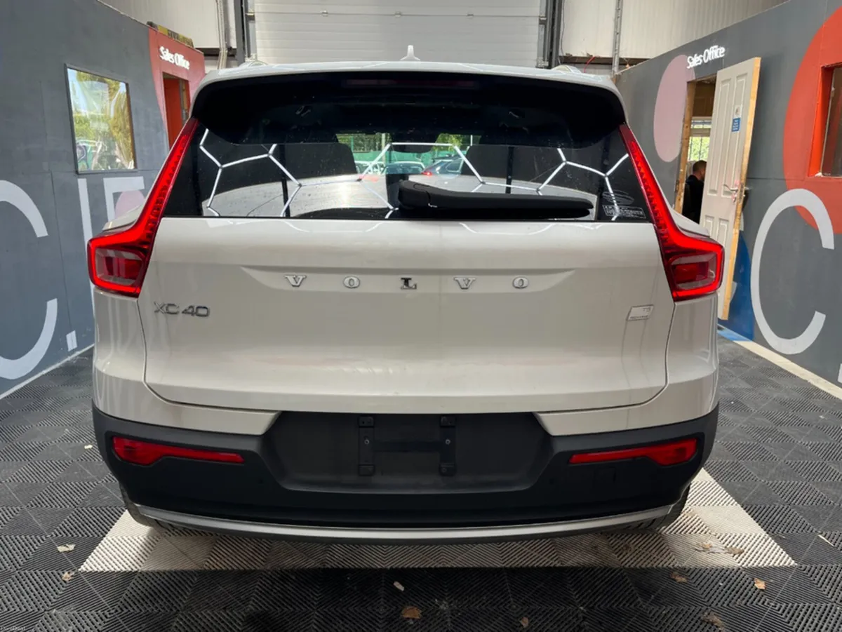 Volvo XC40 2021 VOLVO XC40 T5 PLUG-IN 1.5 AUTOMATI - Image 3