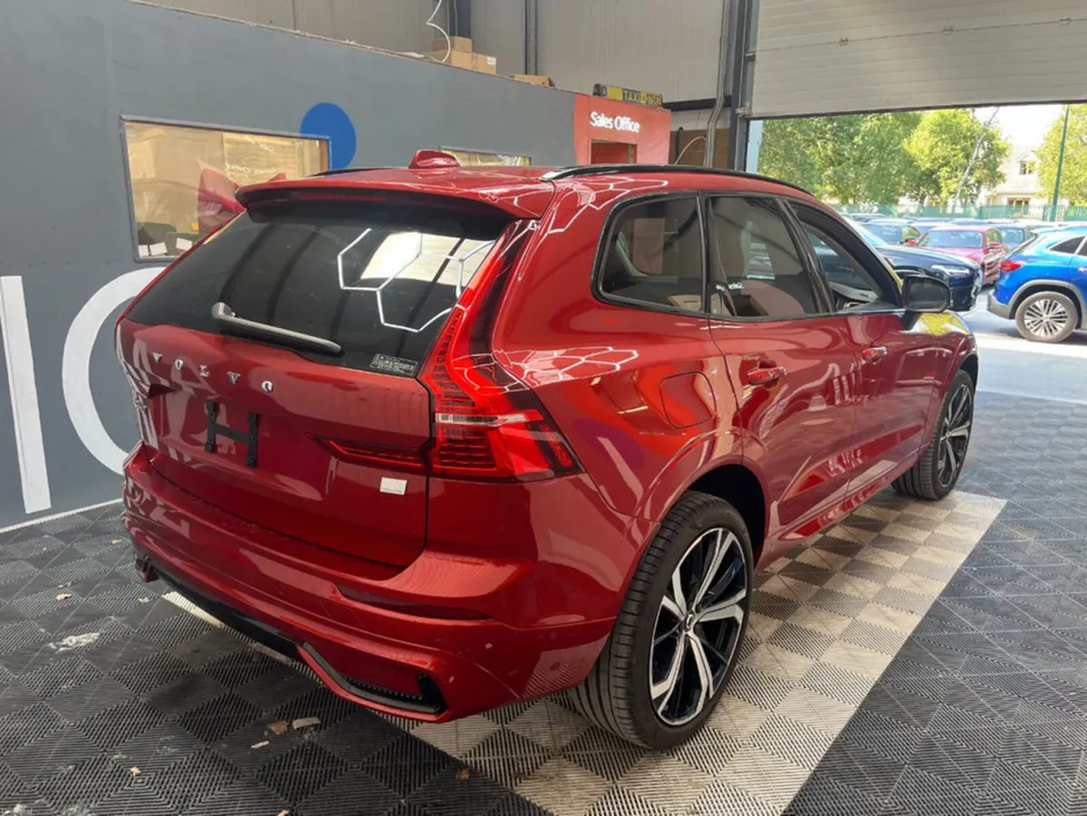 Volvo XC60 2024 VOLVO XC60 T6 PLUG-IN 2.0 AUTOMATI - Image 2