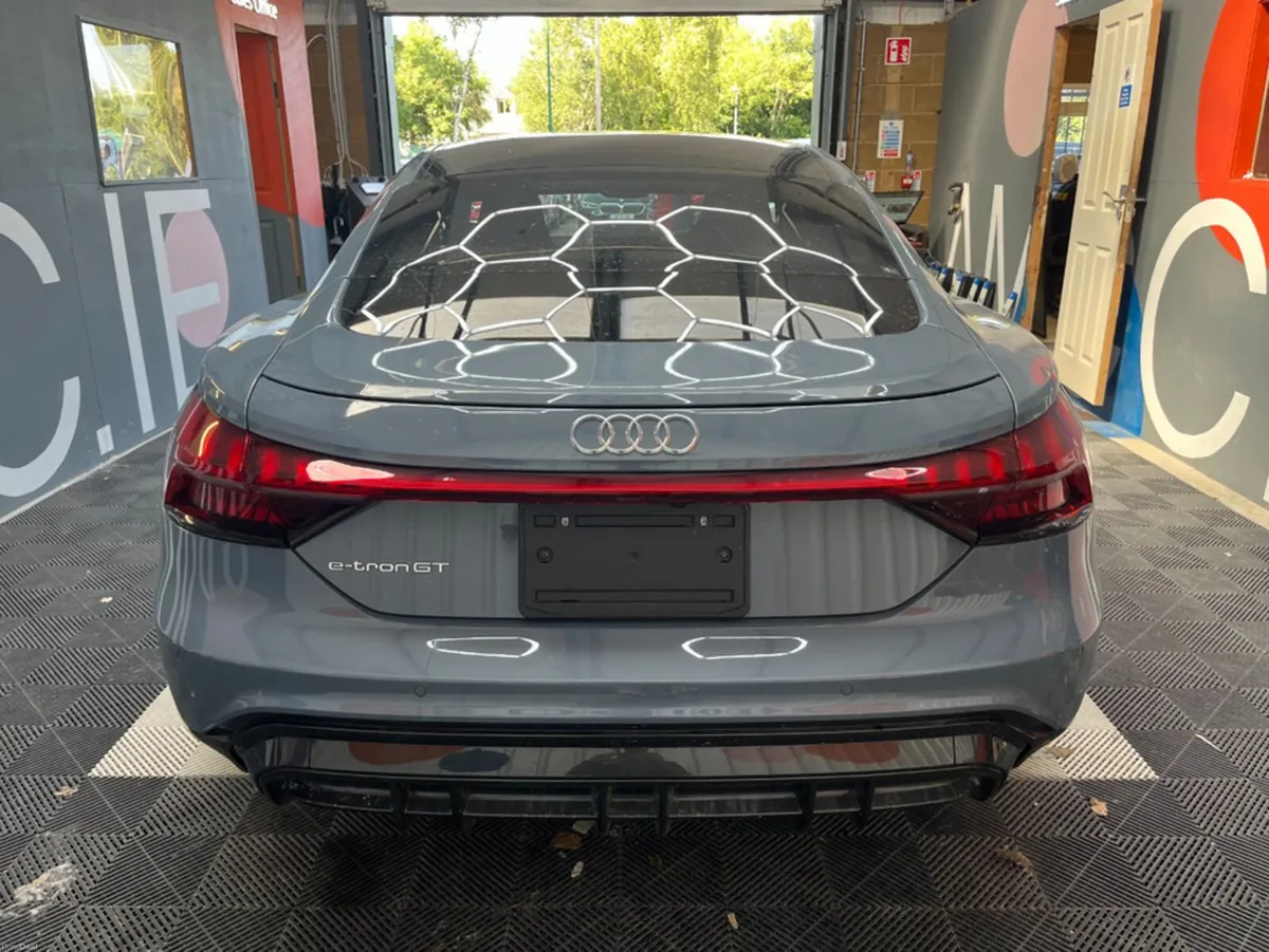 Audi e-tron GT quattro 2023 AUDI E-TRON QUATTRO AU - Image 3