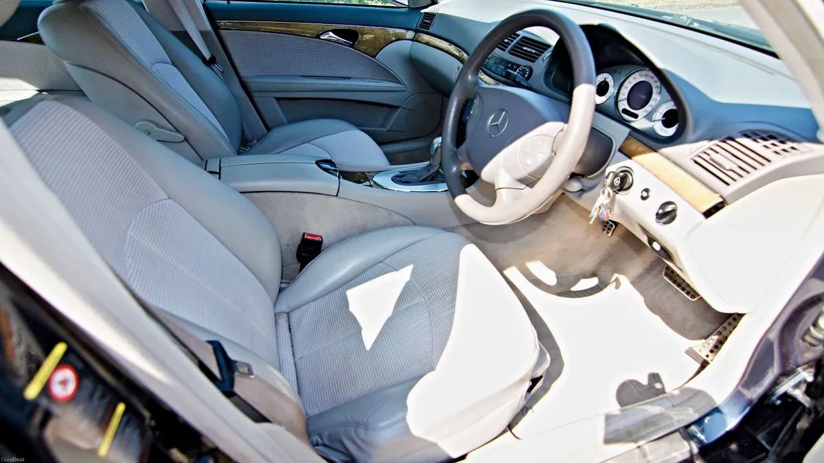 Mercedes E-Class 1.8 Avantgarde, NCT, CarPlay - Image 6